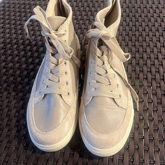 Nine West high top sneaker size 9M - Picture 2 of 10